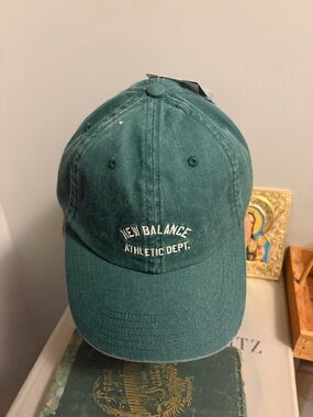 New Balance Green Baseball Cap - 'Athletic Dept.' NWT. Dad hat. NWT